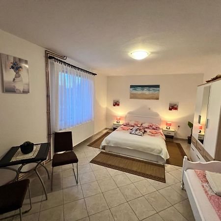 Apartments Fuma Otočac Eksteriør bilde