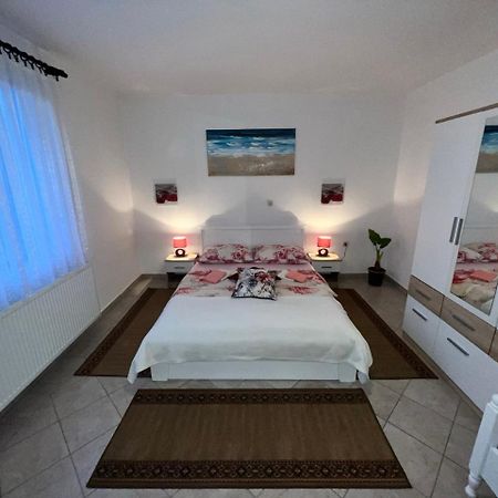 Apartments Fuma Otočac Eksteriør bilde