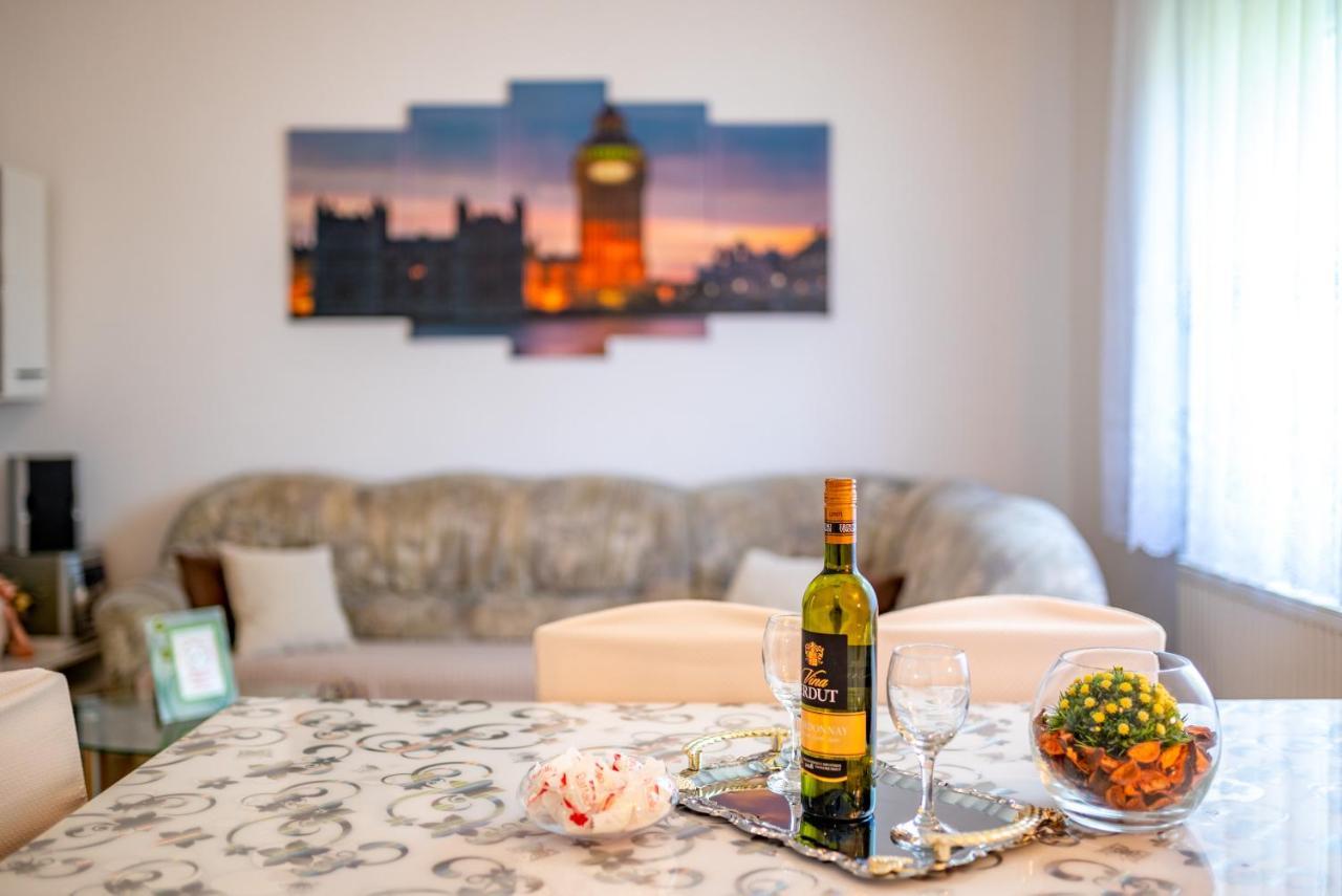 Apartments Fuma Otočac Eksteriør bilde