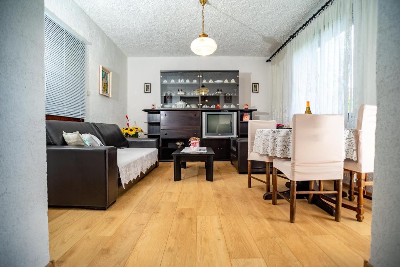 Apartments Fuma Otočac Eksteriør bilde
