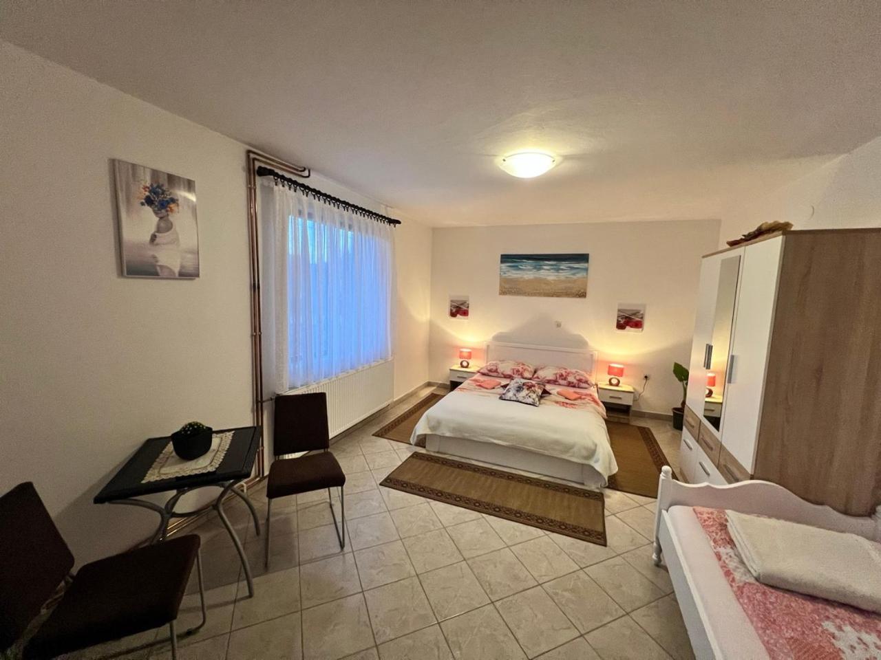Apartments Fuma Otočac Eksteriør bilde